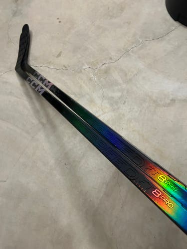 Intermediate CCM JetSpeed FT8 Pro Right Handed Hockey Stick P29 65 Flex (New) (black)