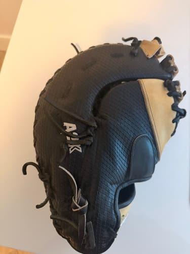 Wilson A2K RH First Base Baseball Glove 12.5" (Used)