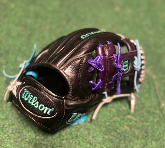Custom laces and I web. Game ready Wilson A2000 1786 RH Infield Baseball Glove 11.75" (Used)