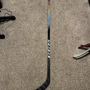 Intermediate CCM JetSpeed FT8 Pro Left Hand Hockey Stick P28 55 Flex (New) 61”