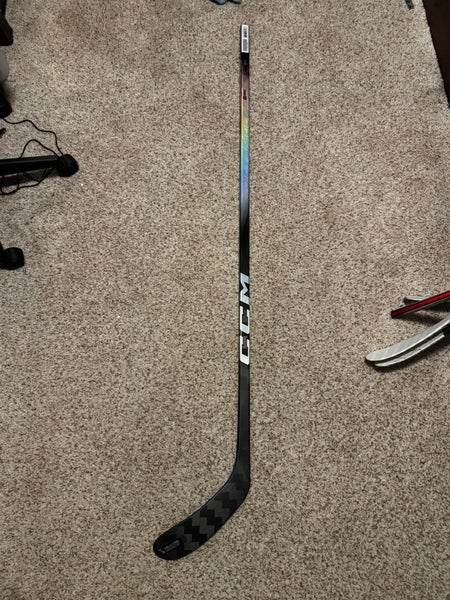 Intermediate CCM JetSpeed FT8 Pro Left Hand Hockey Stick P28 55 Flex (New) 61”