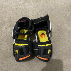 Junior Large CCM Super Tacks Elbow Pads (Used)