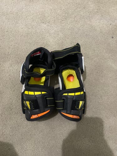 Junior Large CCM Super Tacks Elbow Pads (Used)