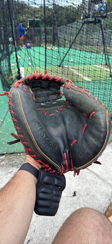 All Star CM3000MBK RH Catcher's Glove 33.5" (Used)
