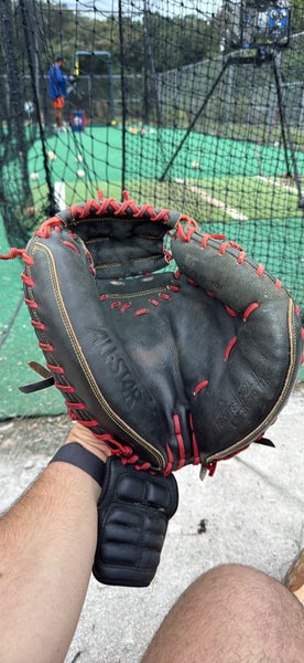 All Star CM3000MBK RH Catcher's Glove 33.5" (Used)