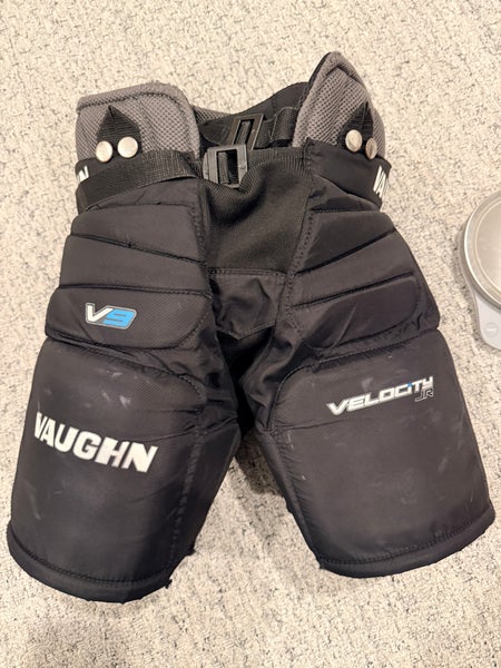 Junior Medium 2020 Vaughn Velocity V9 Hockey Goalie Pants (Used)