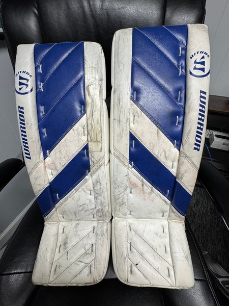 26" Warrior Ritual G4 Goalie Leg Pads (Used)