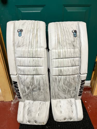 34" Vaughn Velocity VE8 Pro Goalie Leg Pads (Used)