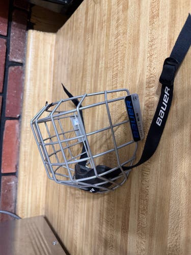Medium Bauer Profile II Facemask Full Cage (Used)