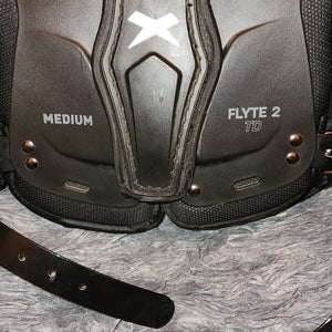 Medium Youth Xenith Flyte 2 Shoulder Pads (Used)
