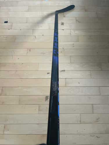 (New) Senior P28 70 Flex Trigger 10 Pro Right Hand Hockey Stick