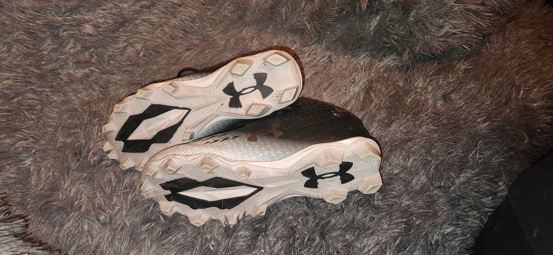 Black Kid's 6.5Y (Big Kids / Youth) Under Armour High Top Molded Cleats (Used)
