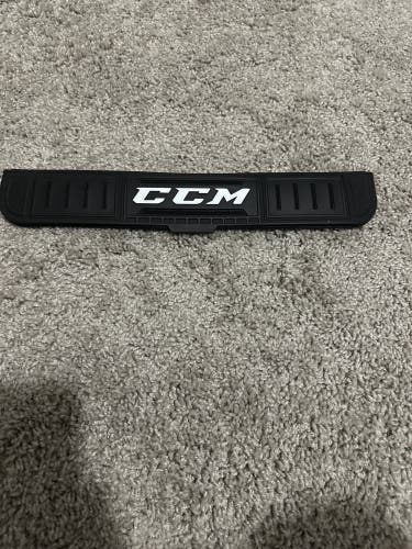 CCM Hockey XS Runner Carrying Case Travel Kit - Hockey Skate Blade Carrying Case (Used)