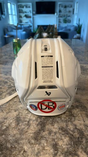 Large Bauer Re-Akt 155 Helmet (Used)