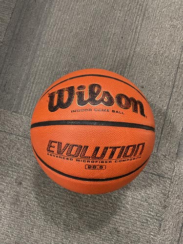 Used Wilson EVOLUTION Basketball Womens Indoor 11614-S000229158