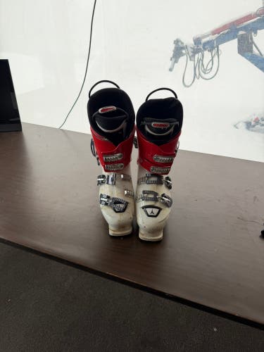 Mondo 30 & up Men's Atomic Redster World Cup 130 Racing Ski Boots Stiff Flex (Used)