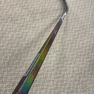 Intermediate  Black CCM JetSpeed FT8 Pro Right Handed Hockey Stick P29+1/4 65 Flex (New)