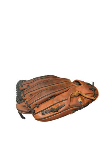 Used Wilson A2000 DUAL WELTING BB/SB Glove RH Throw Brown 11 1/4" 11834-S000045182