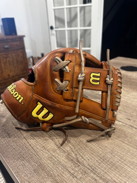 Wilson A2000 DP15 RH Infield Baseball Glove 11.5" (Used)