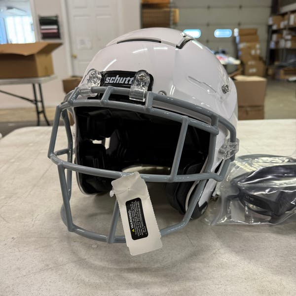 f7 football helmet adult SCHUTT 2.0 COLLEGIATE WHITE – Offense-Defense Sports The Schutt F7 2.0 utilizes the same iconic styling of the original F7 Schutt F7 VTD Collegiate Football