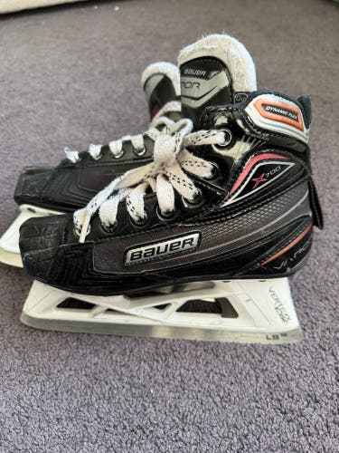 2017 Bauer Vapor X700 Hockey Goalie Skates Regular Width 13.5 (Used)