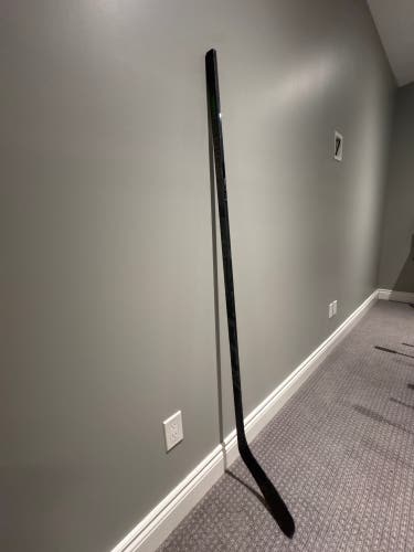 *CRACKED* Senior CCM Ribcor Trigger 6 Pro Left Hand Hockey Stick P28 75 Flex Pro Stock (Used)
