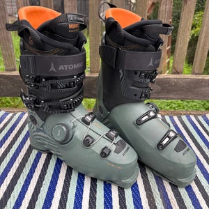 Mondo 29 & 29.5 Men's Atomic All Mountain Hawx Prime Ski Boots Stiff Flex (Used)