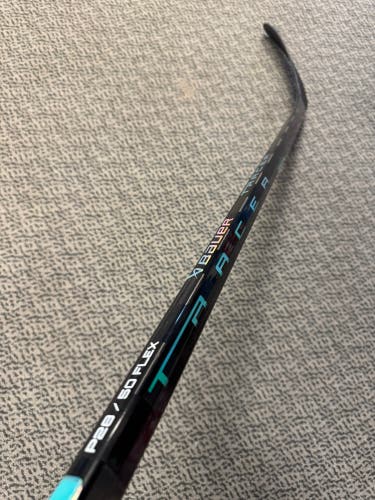 Junior Teal Bauer Nexus Tracer Right Handed Hockey Stick P28 50 Flex (New)
