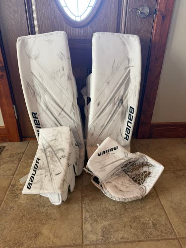 35" 2023 Bauer Hyperlite 2 Regular Goalie Full Set (Used)