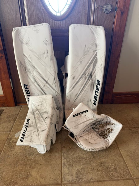 35" 2023 Bauer Hyperlite 2 Regular Goalie Full Set (Used)