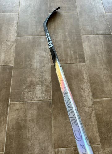 Senior CCM JetSpeed FT8 Pro, Left, P28, Flex 70, Silver (New)