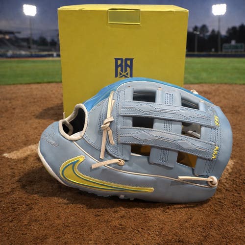 Rare - Nike Vapor Elite RH Outfield Baseball Glove 12.75" - Ronald Acuña Jr.