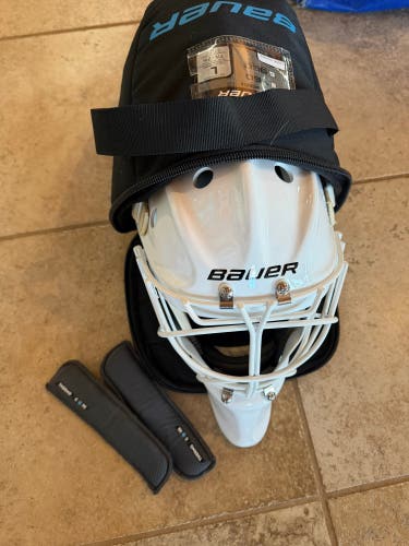 Senior Large Bauer 960 Goalie Mask (Used)