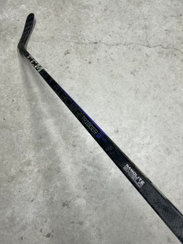85 Flex P29 Senior CCM RibCor Trigger 9 Pro Right Hand Hockey Stick Pro Stock (Used)