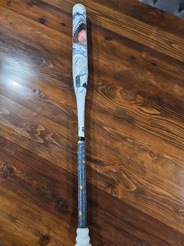 2024 Juno Shark Bat (-8) 26 oz 34" (Used)