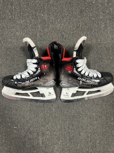 2023 Bauer Vapor X5 Pro Hockey Skates Regular Width Size 2 (Used)