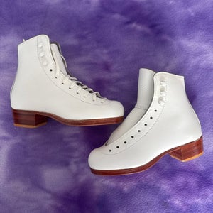 White Riedell 55 Figure Skates Junior 13 (New)