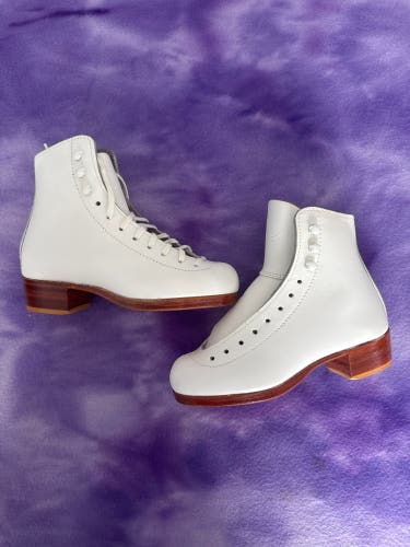 White Riedell 55 Figure Skates Junior 13 (New)