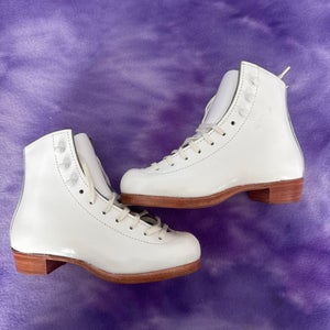 White Riedell 55 Figure Skates Junior 13 (New)