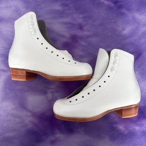 White Riedell 55 Figure Skates Junior 13.5 (New)