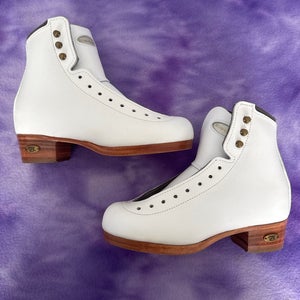 White Riedell 55 Figure Skates Junior 2 (New)