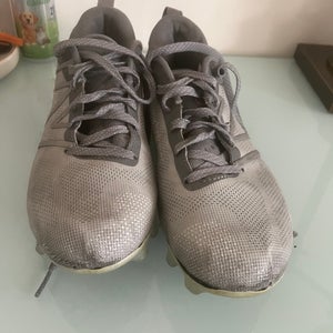 Gray Men's Size M 10.0 (W 11.0) Adult New Balance Freeze 4.0 Low Top Turf Cleats (Used)