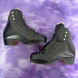 Black Riedell 43 Figure Skates Junior 1.5 (New)