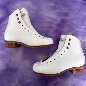 White Riedell Y28 Figure Skates Junior 13 (New)