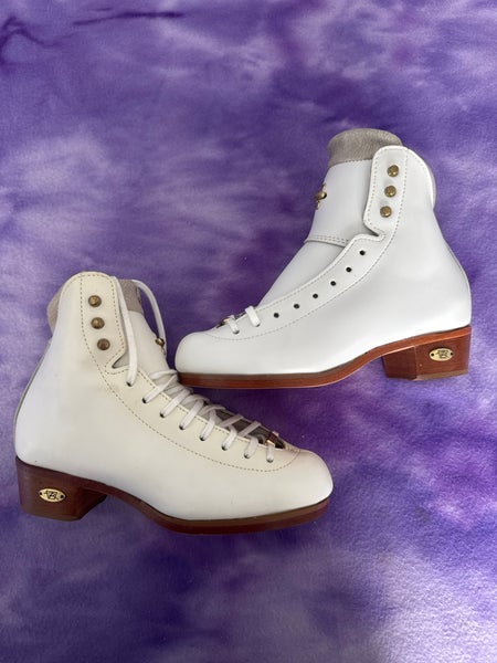 White Riedell 91 Figure Skates Junior 3.5 (New)