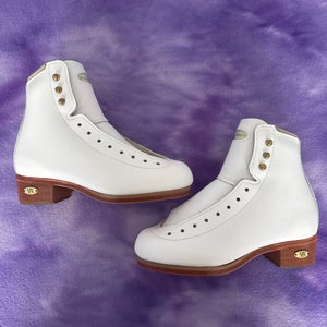 White Riedell J32 Figure Skates Junior 2.5 (New)