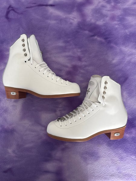 White Riedell 255 Motion Figure Skates Adult 5 (New)