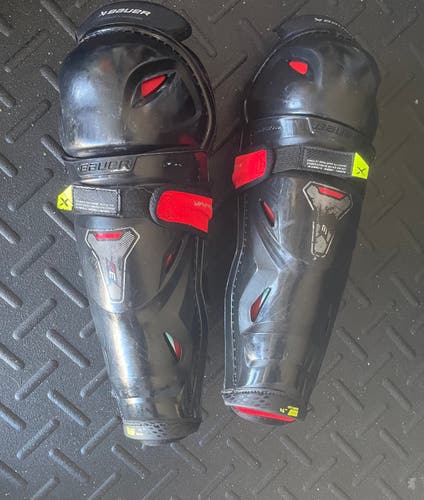 Intermediate Bauer Vapor 3X 14" Shin Pads shin guards