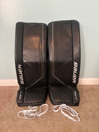 31" Bauer M5 Pro Goalie Leg Pads (Used)