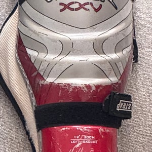 Youth CCM Vector 12" Shin Pads (Used)